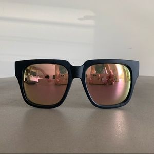 QUAY AUSTRALIA On the Prowl Black/Pink Sunglasses